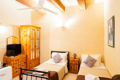 narcisa-bb_gozo_malta-196